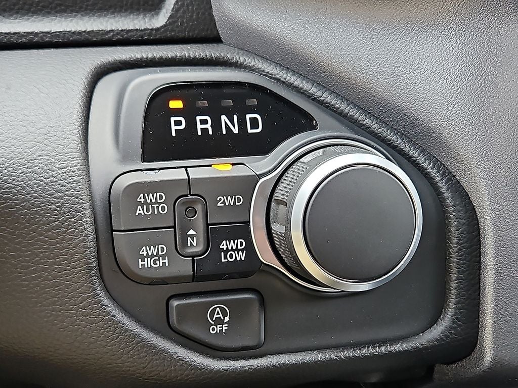 2025 RAM Ram 1500 RAM 1500 BIG HORN QUAD CAB 4X4 6'4' BOX