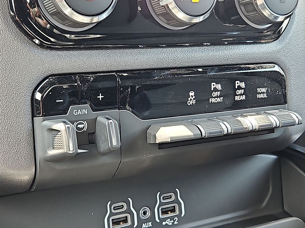 2025 RAM Ram 1500 RAM 1500 BIG HORN CREW CAB 4X4 5'7' BOX