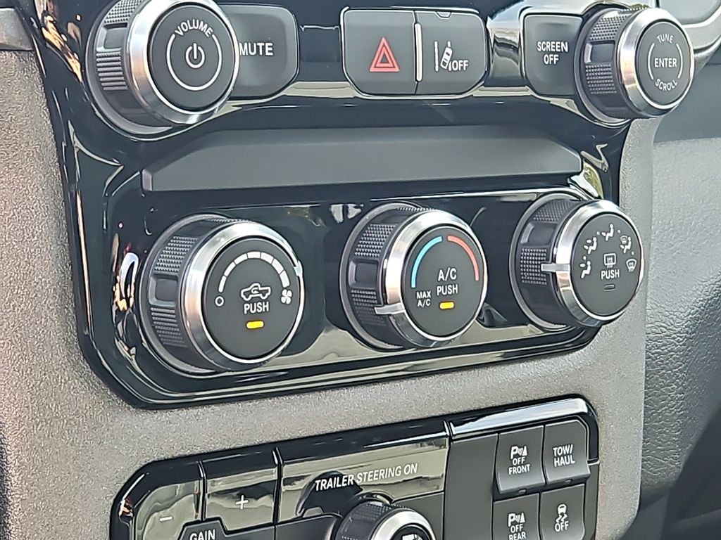 2026 RAM Ram 1500 RAM 1500 WARLOCK CREW CAB 4X4 5'7' BOX