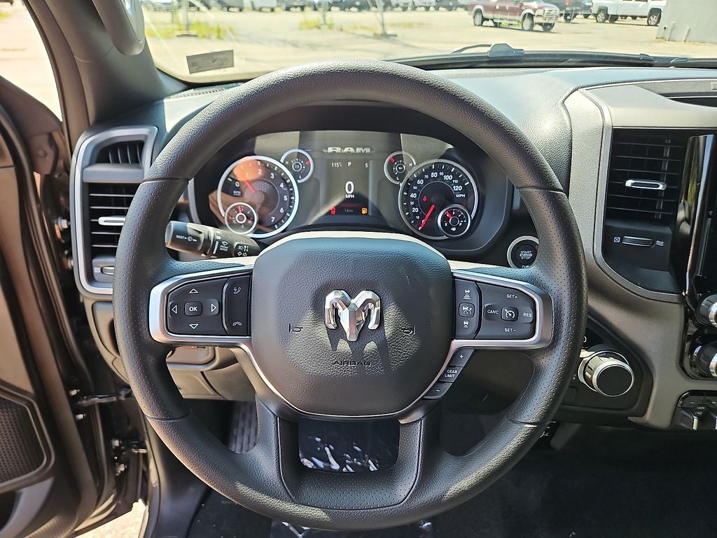 2026 RAM 1500 RAM 1500 EXPRESS CREW CAB 4X4 5'7' BOX
