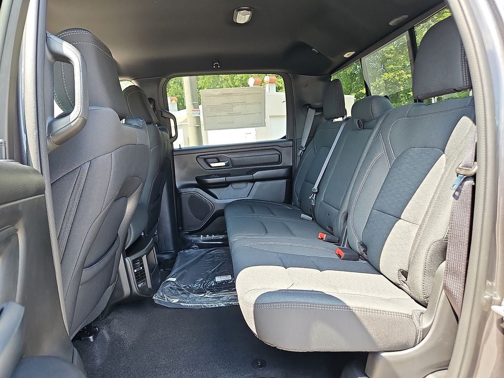 2026 RAM 1500 RAM 1500 EXPRESS CREW CAB 4X4 5'7' BOX