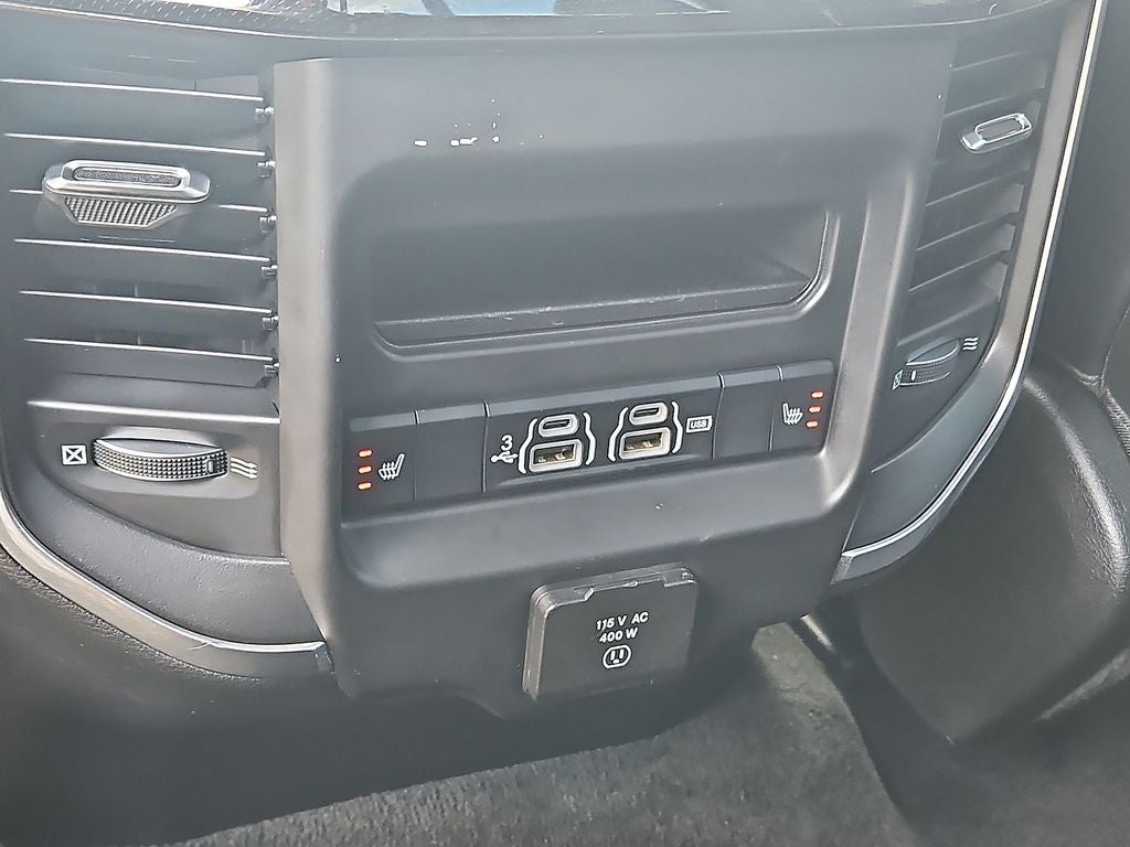 2020 RAM 1500 Laramie Crew Cab 4x4 5'7' Box