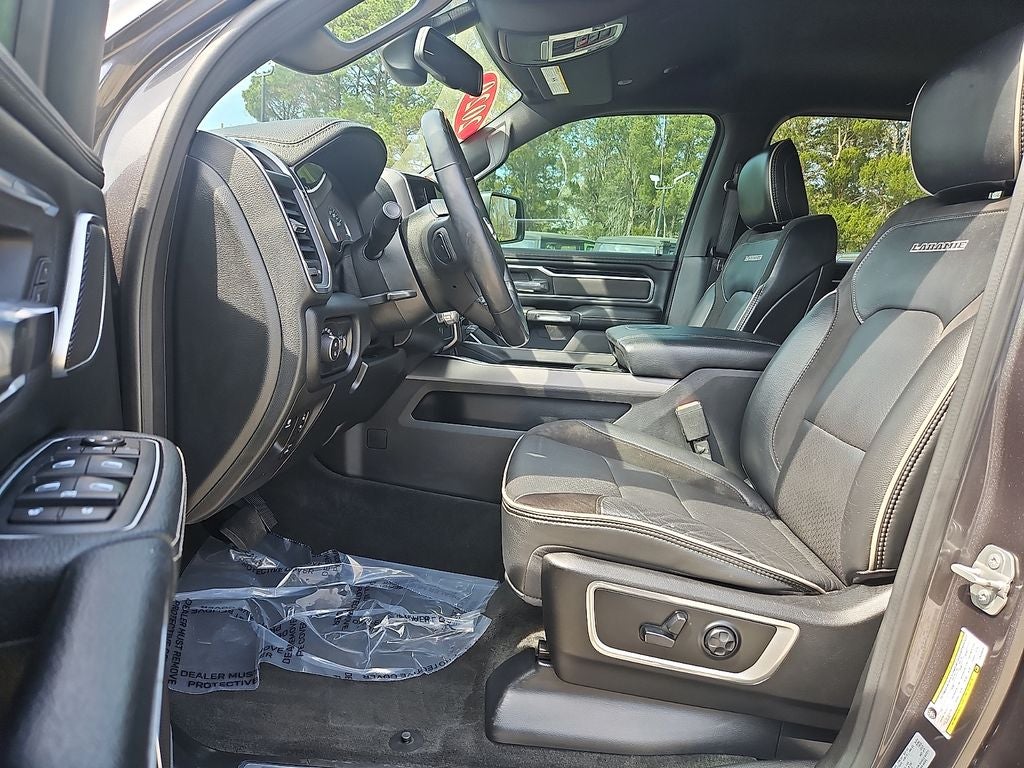 2020 RAM 1500 Laramie Crew Cab 4x4 5'7' Box