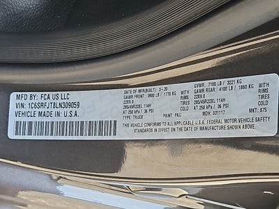 2020 RAM 1500 Laramie Crew Cab 4x4 5'7' Box