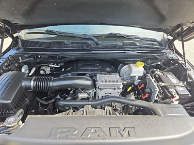 2020 RAM 1500 Laramie Crew Cab 4x4 5'7' Box