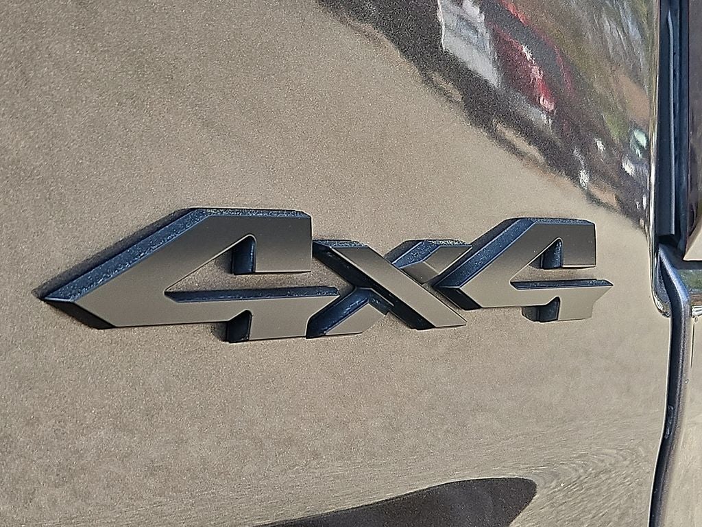 2020 RAM 1500 Laramie Crew Cab 4x4 5'7' Box