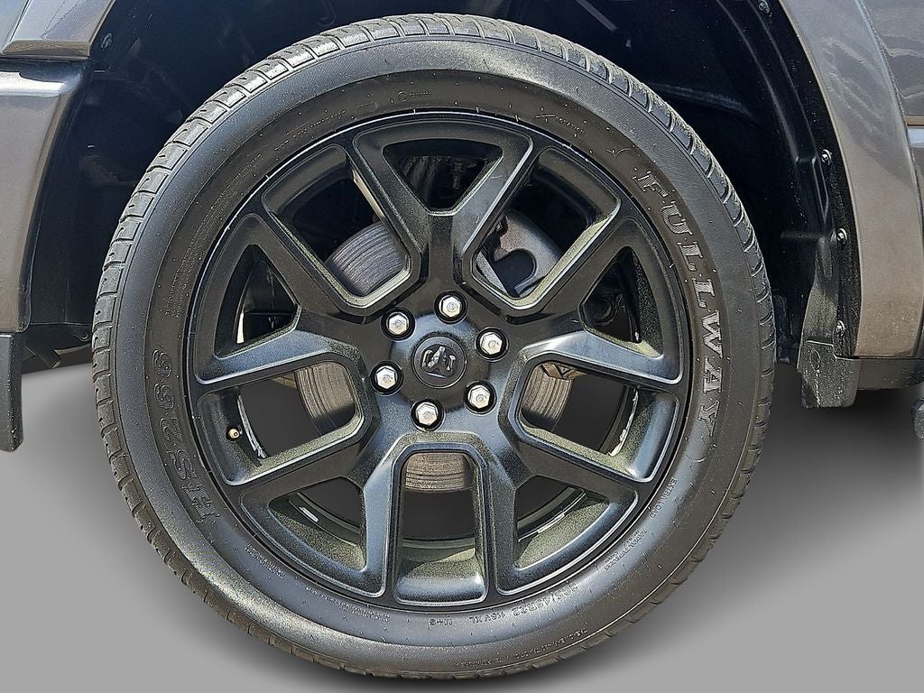 2020 RAM 1500 Laramie Crew Cab 4x4 5'7' Box