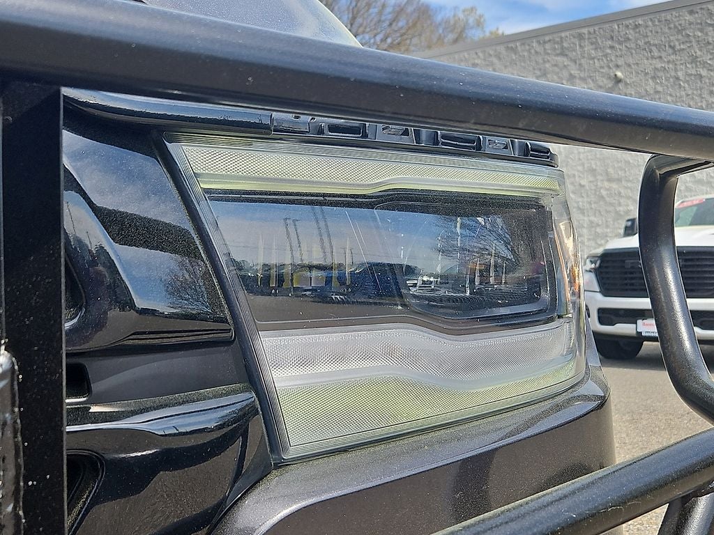 2020 RAM 1500 Laramie Crew Cab 4x4 5'7' Box