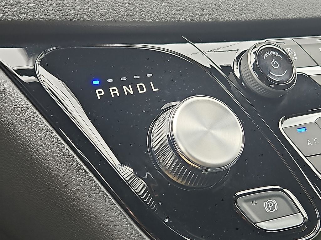 2025 Chrysler Voyager VOYAGER LX