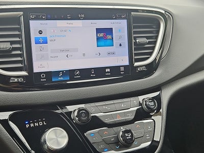 2025 Chrysler Voyager VOYAGER LX