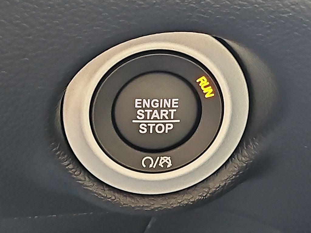 2025 Chrysler Voyager VOYAGER LX