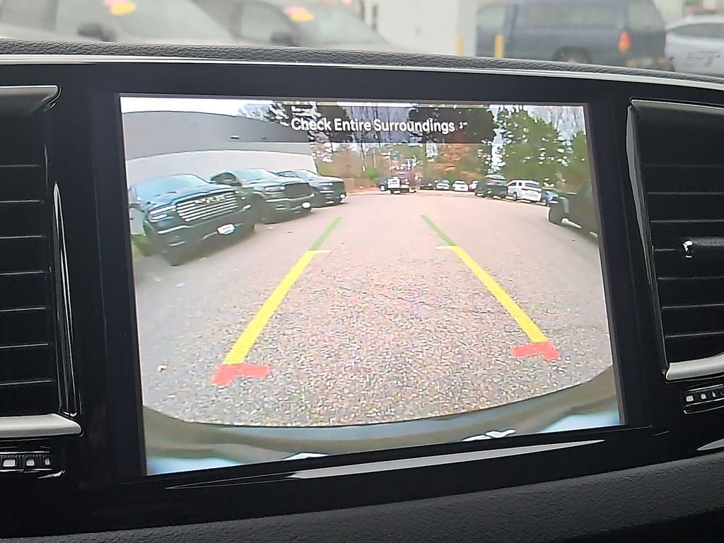 2025 Chrysler Voyager LX