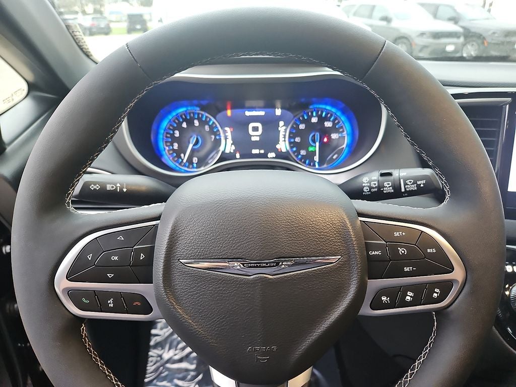 2025 Chrysler Voyager LX