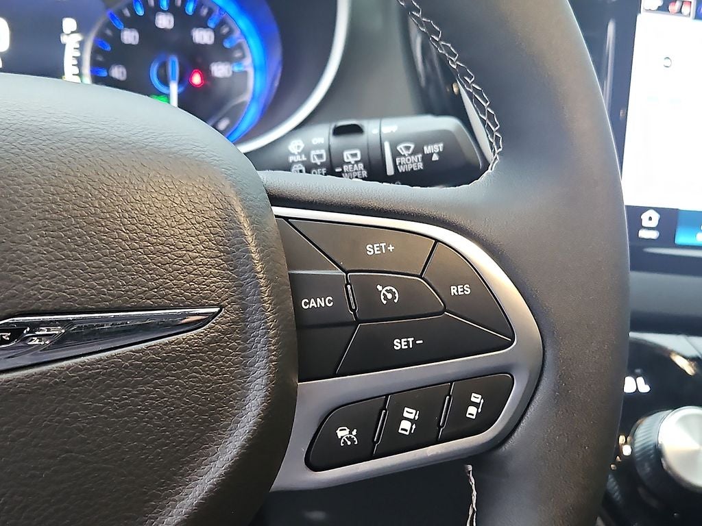 2025 Chrysler Voyager LX