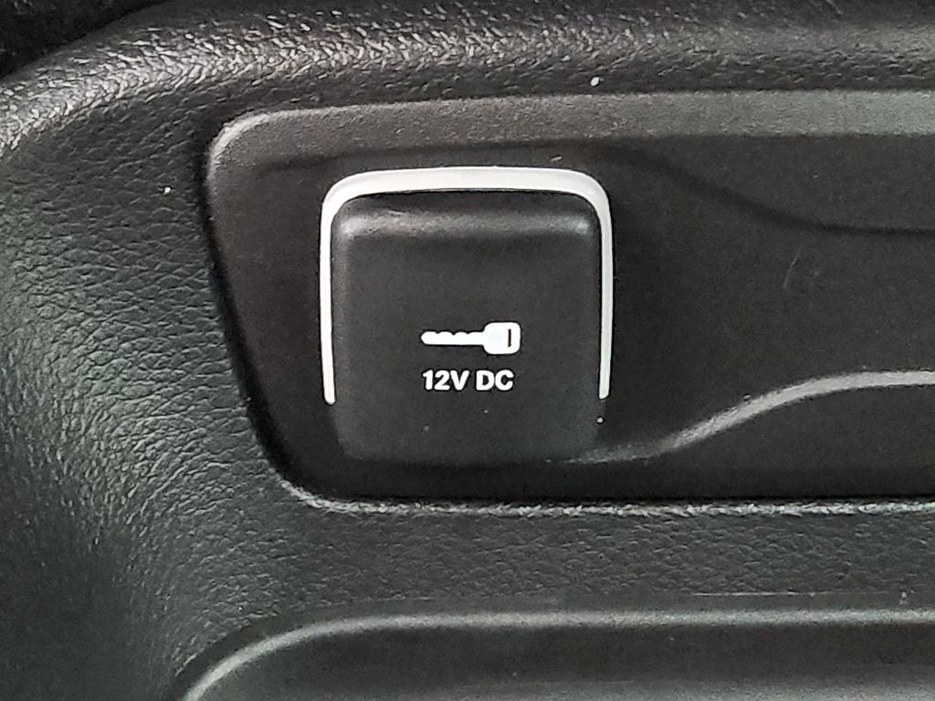 2025 Chrysler Voyager LX