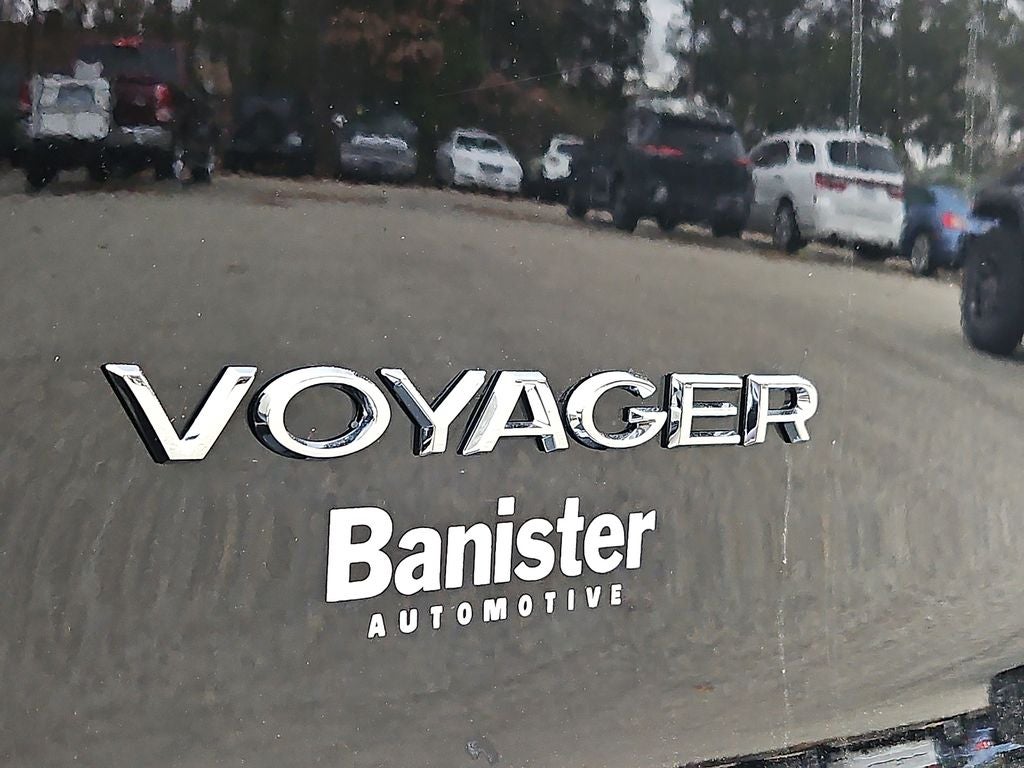 2025 Chrysler Voyager LX