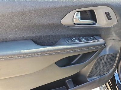 2027 Chrysler Pacifica PACIFICA LIMITED