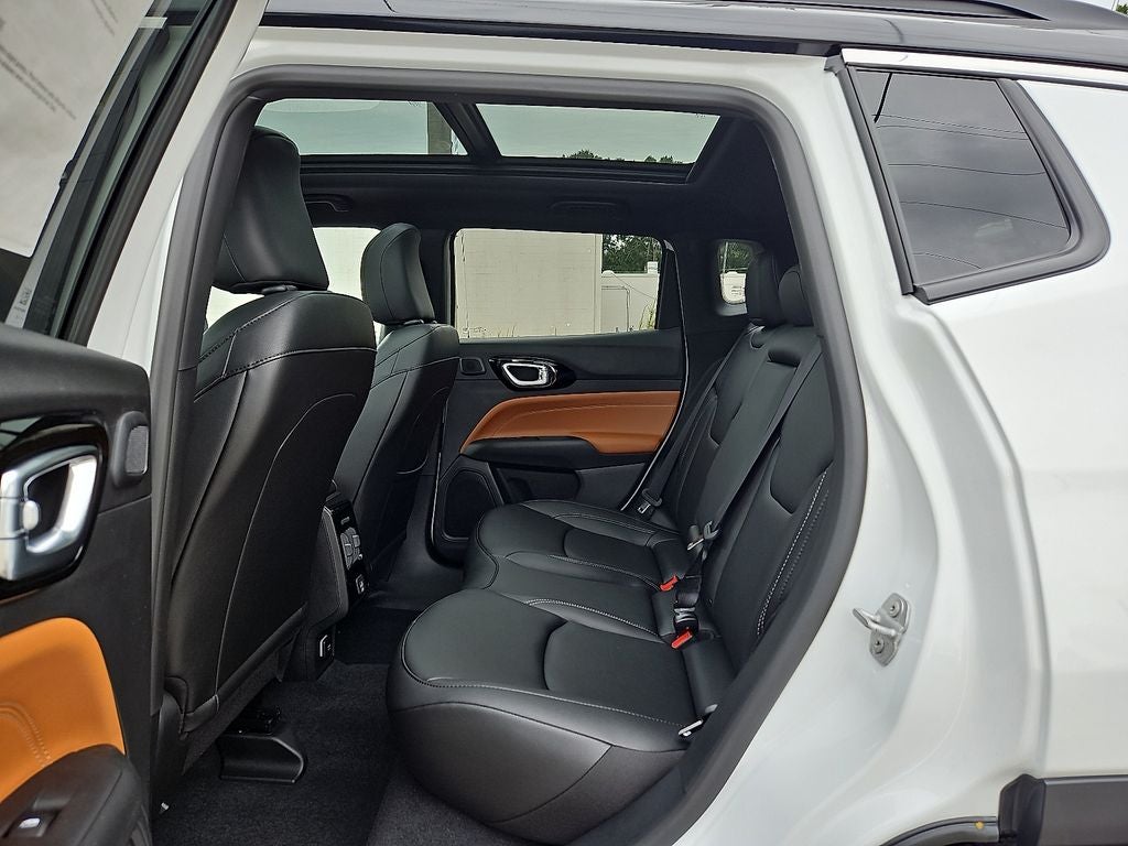 2025 Jeep Compass COMPASS LIMITED 4X4