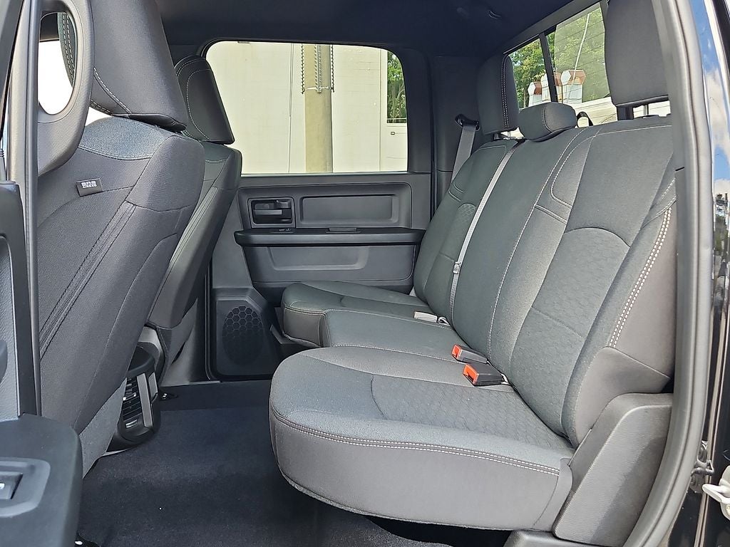 2026 RAM Ram 2500 RAM 2500 BLACK EXPRESS CREW CAB 4X4 6'4' BOX