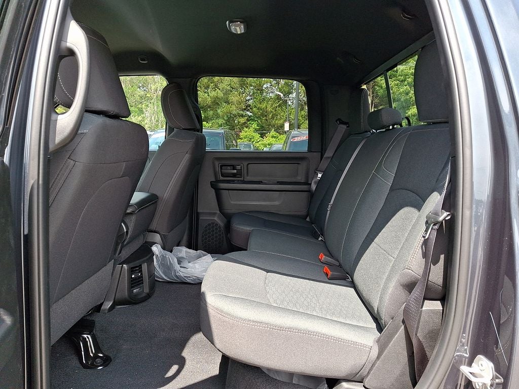 2026 RAM Ram 2500 RAM 2500 BLACK EXPRESS CREW CAB 4X4 6'4' BOX