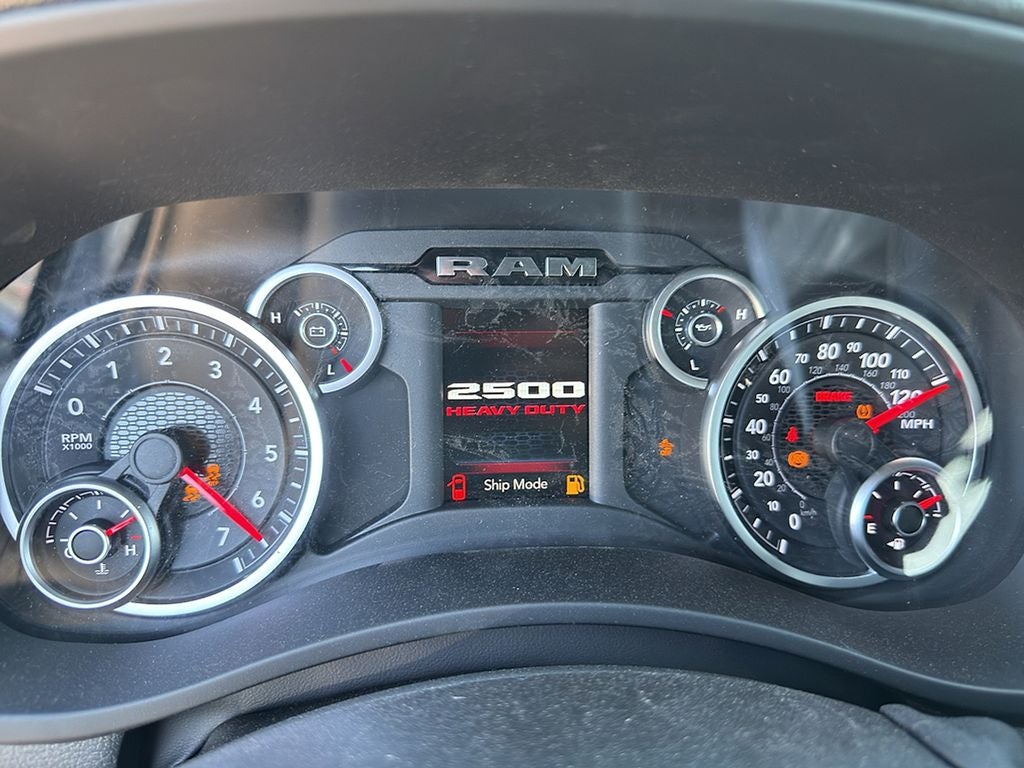 2026 RAM Ram 2500 RAM 2500 BLACK EXPRESS CREW CAB 4X4 6'4' BOX