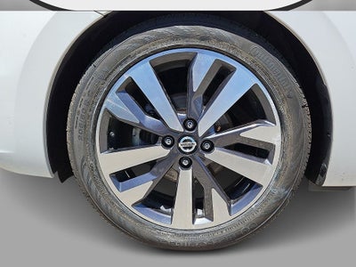 2020 Nissan Versa SR Xtronic CVT