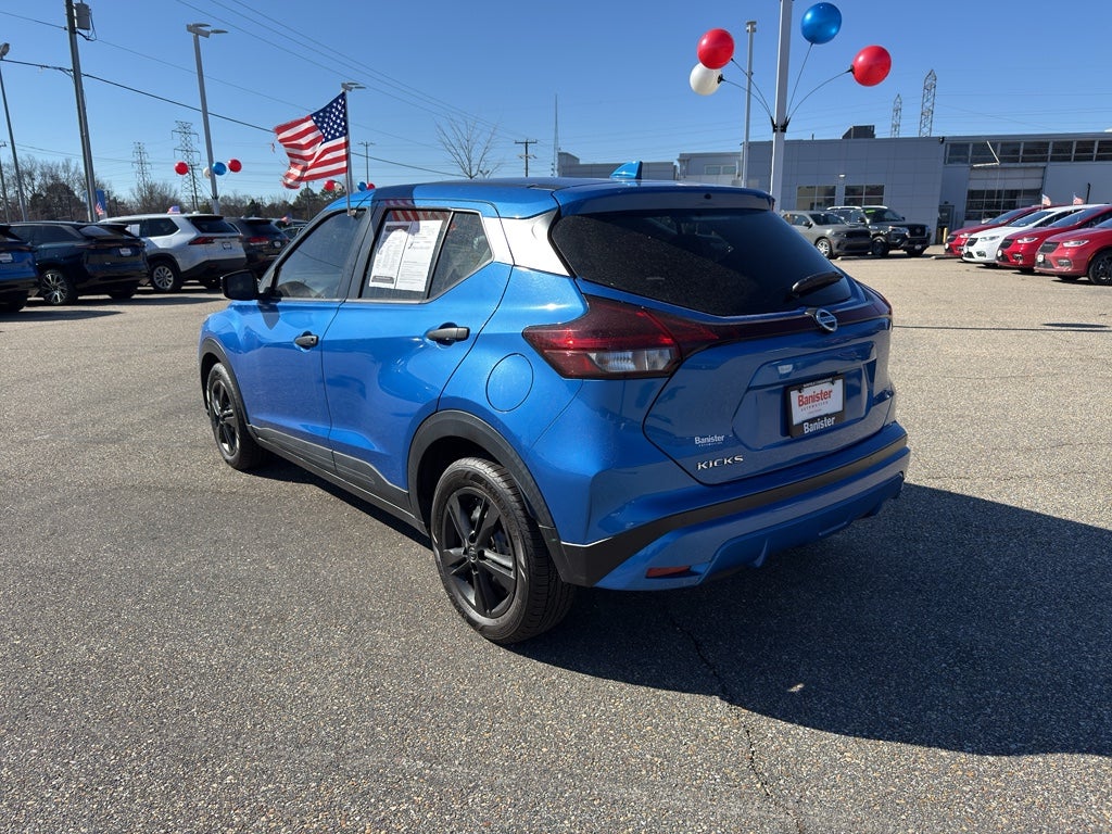 2021 Nissan Kicks S Xtronic CVT