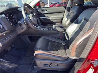 2023 Nissan Pathfinder Platinum 4WD