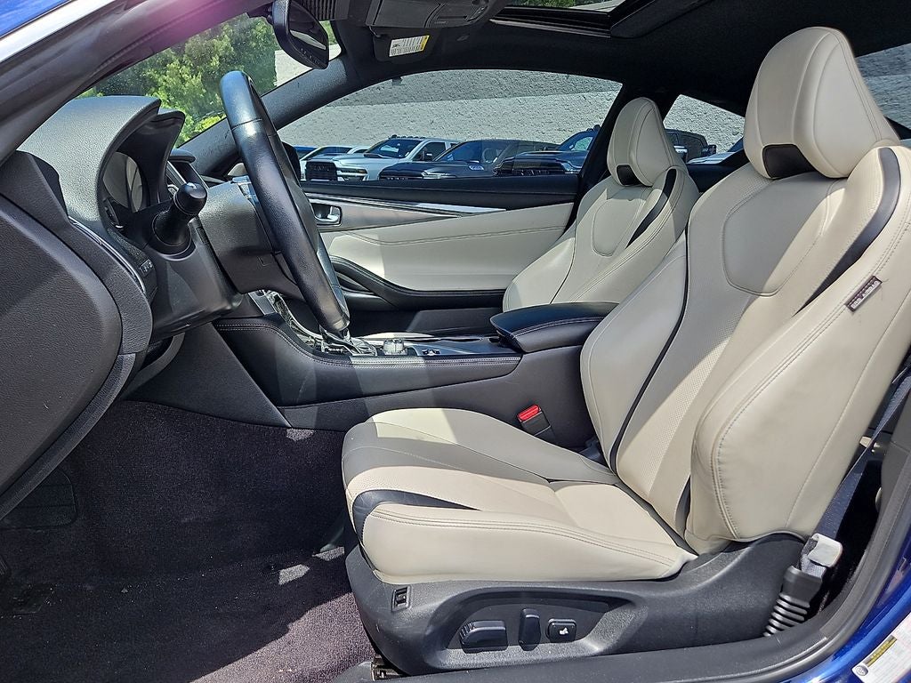2021 INFINITI Q60 LUXE
