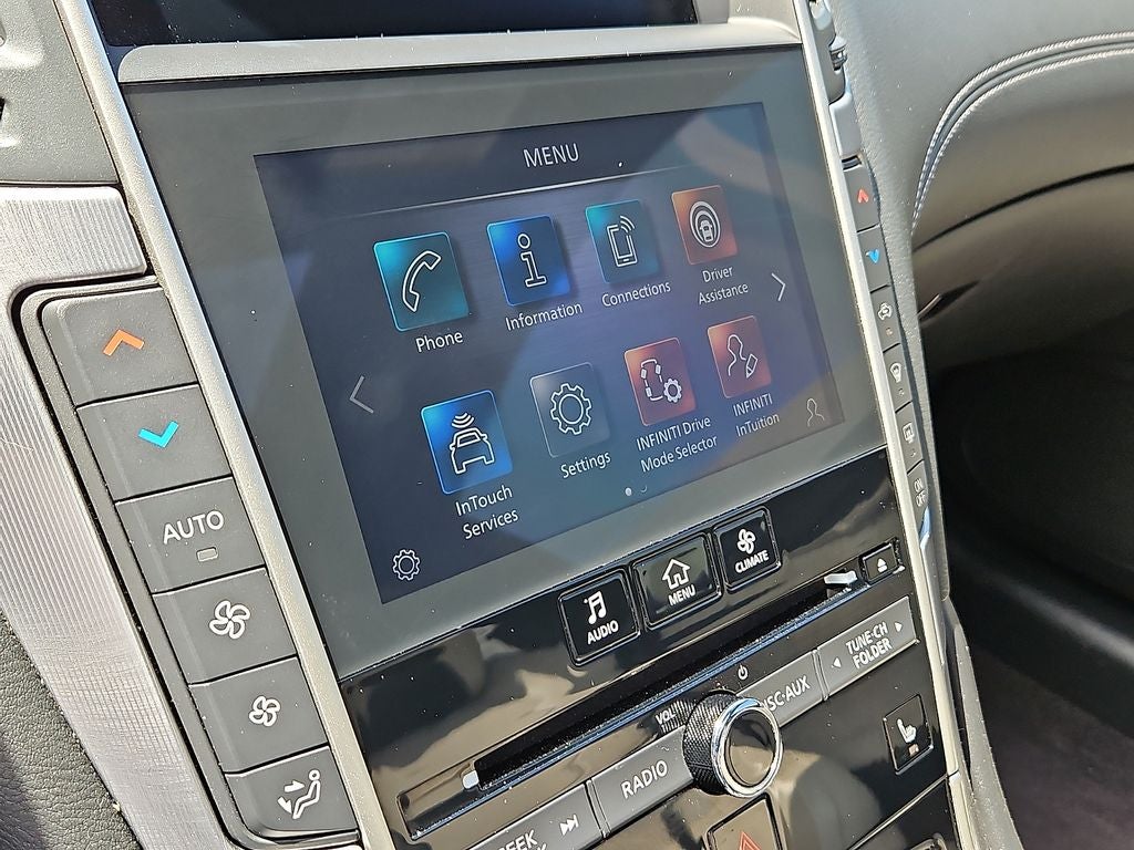 2021 INFINITI Q60 LUXE