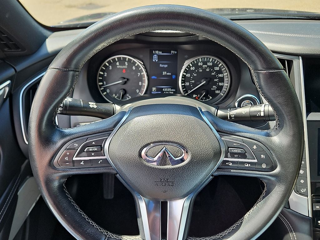 2021 INFINITI Q60 LUXE
