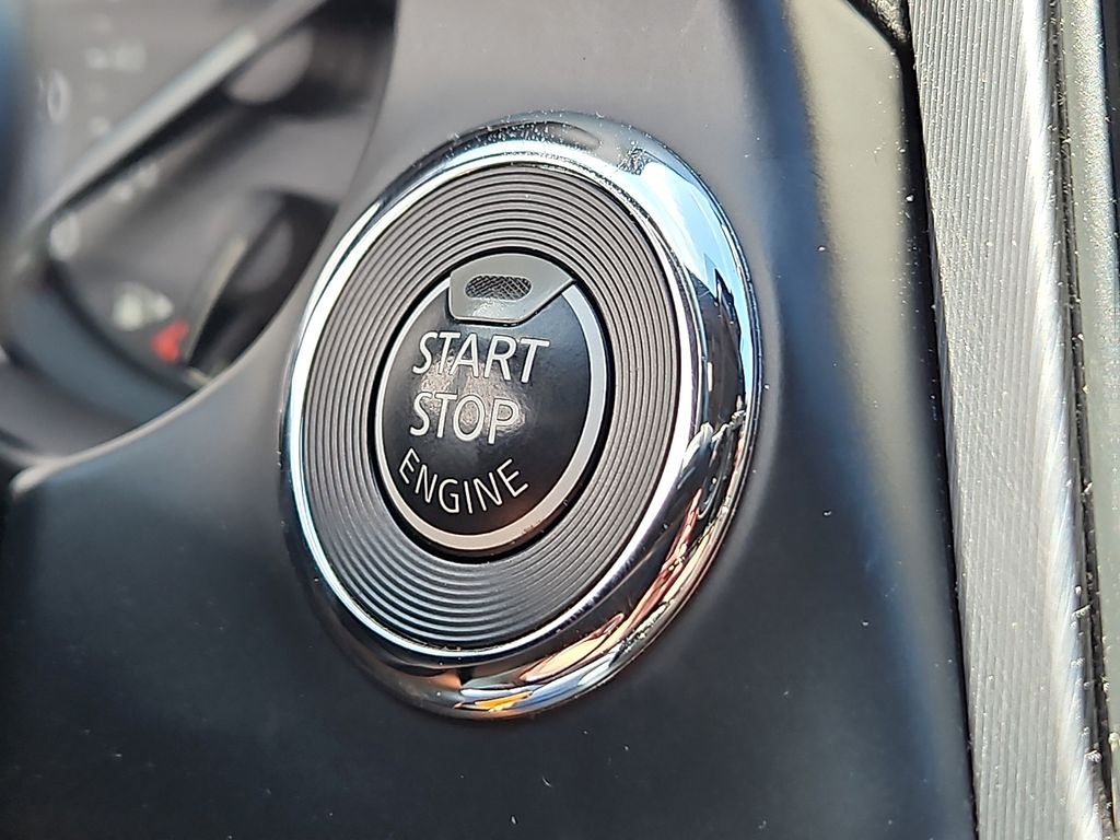 2021 INFINITI Q60 LUXE