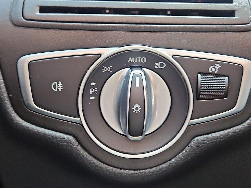 2019 Mercedes-Benz GLC 300 300