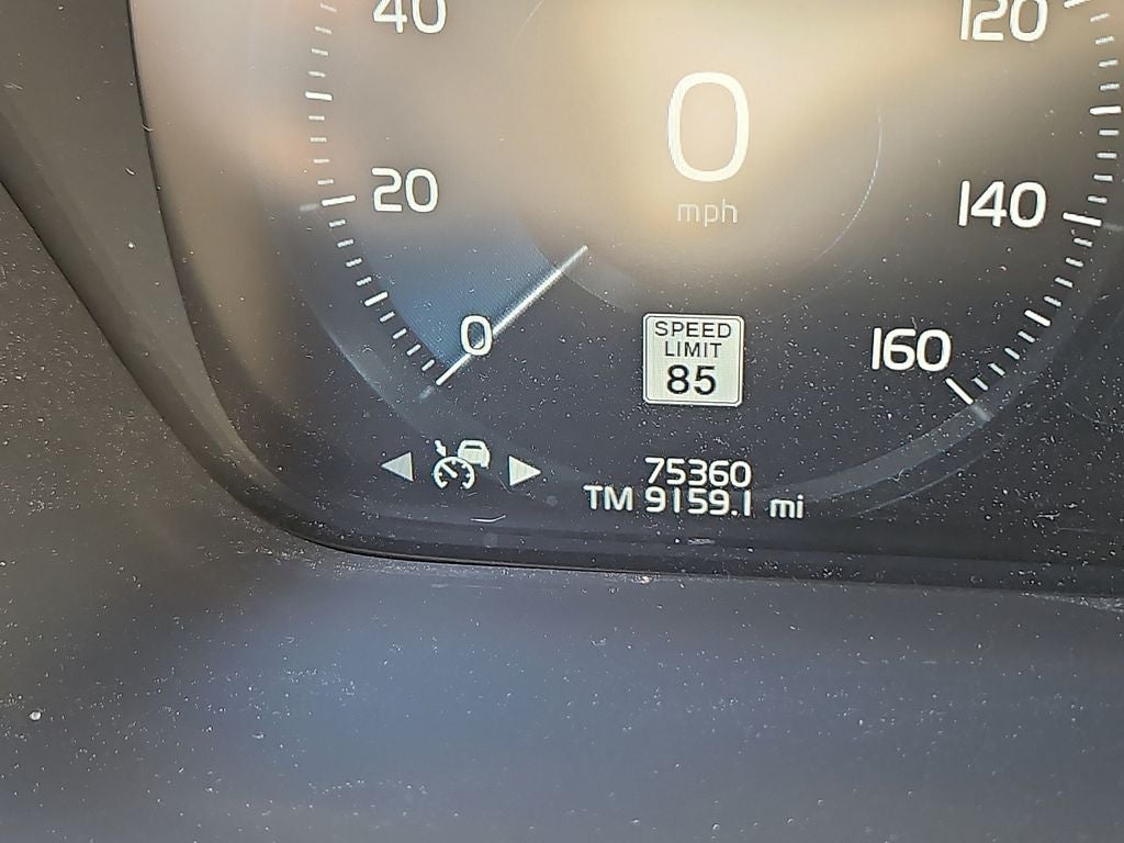 2021 Volvo XC90 T6 Momentum 7 Passenger
