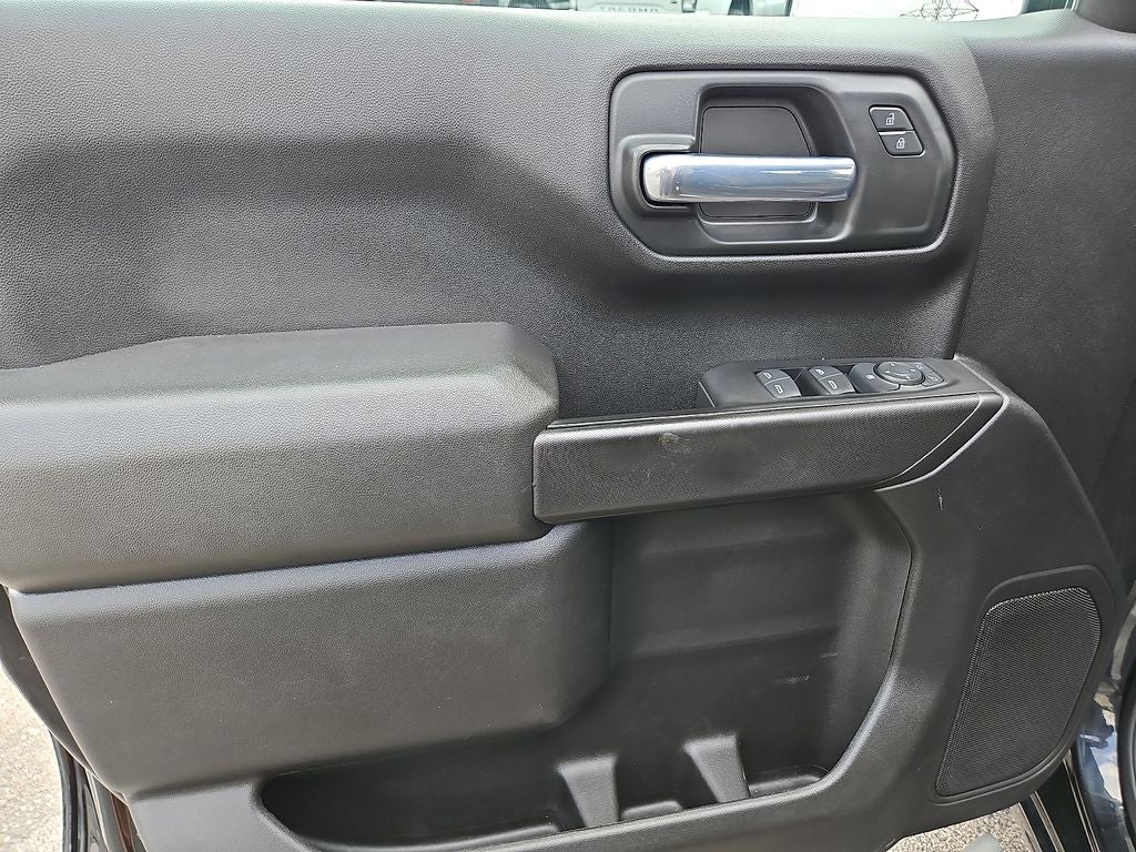 2023 Chevrolet Silverado Custom