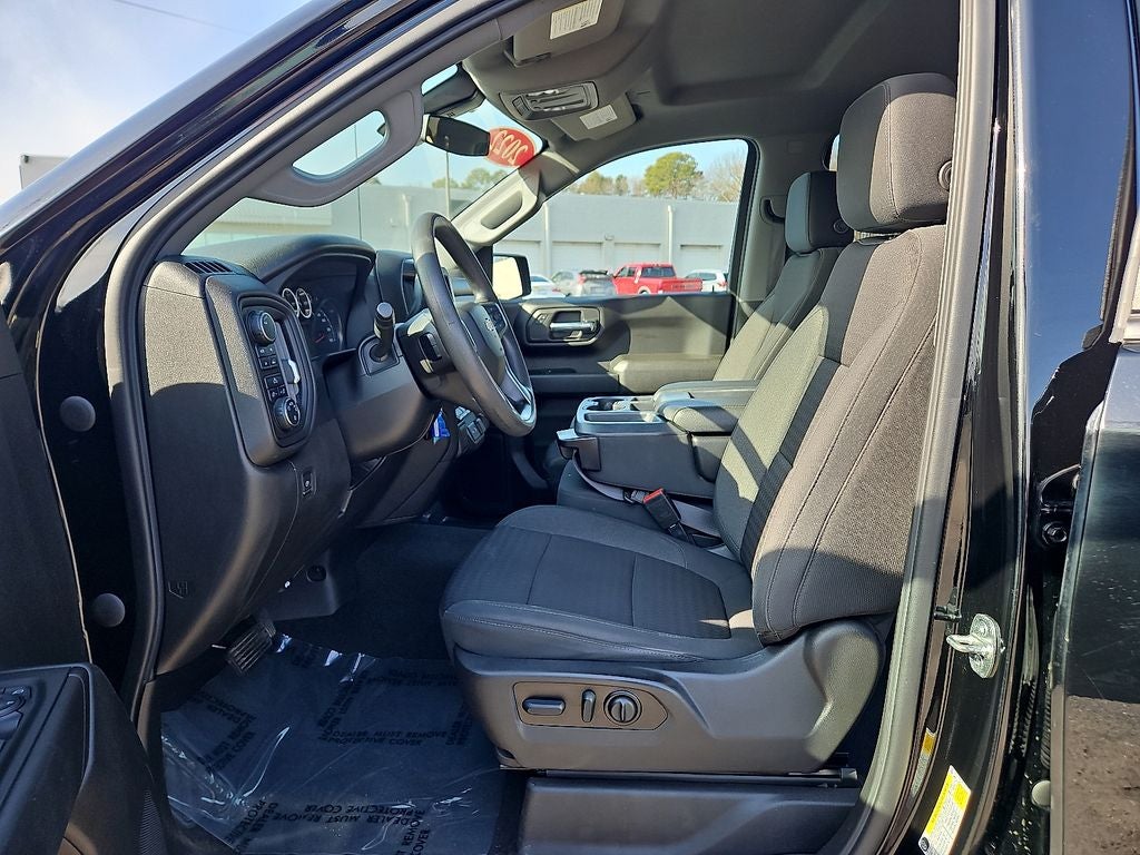 2022 Chevrolet Silverado Custom