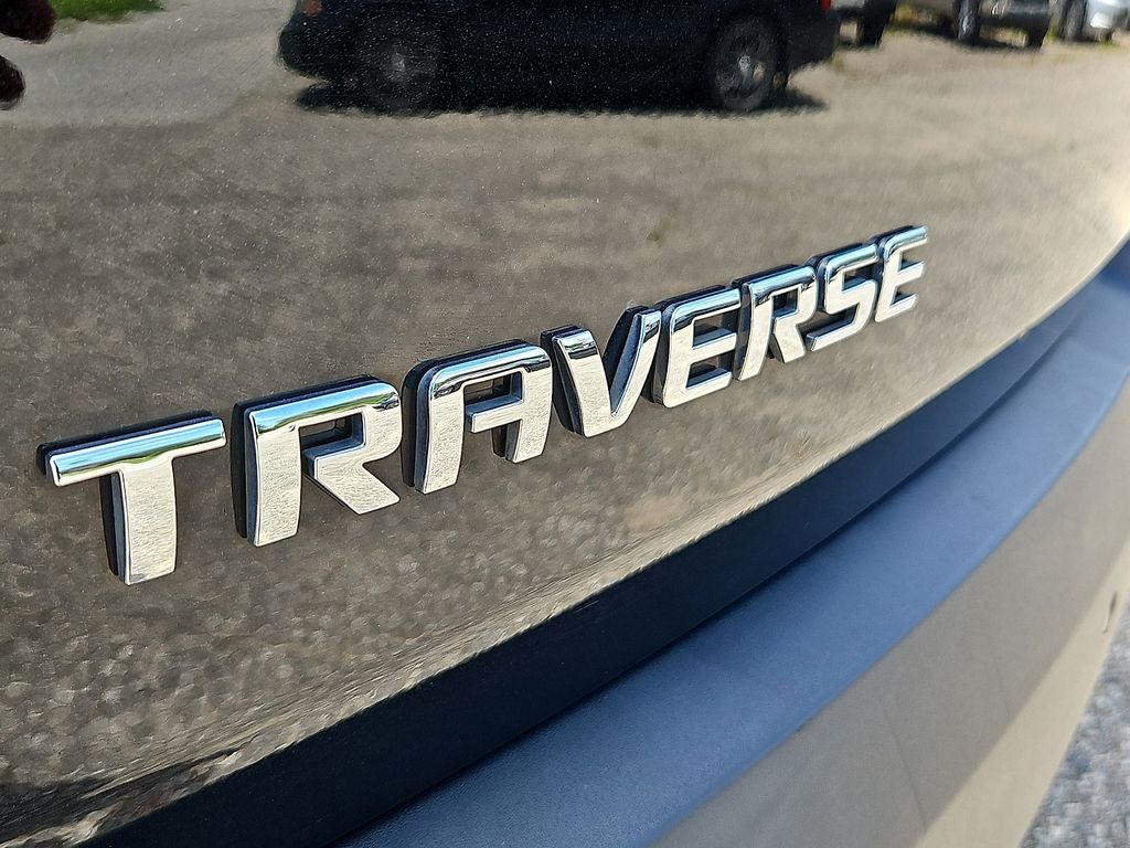 2021 Chevrolet Traverse LT Cloth