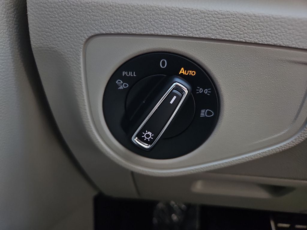 2021 Volkswagen Atlas 3.6L V6 SE w/Technology R-Line