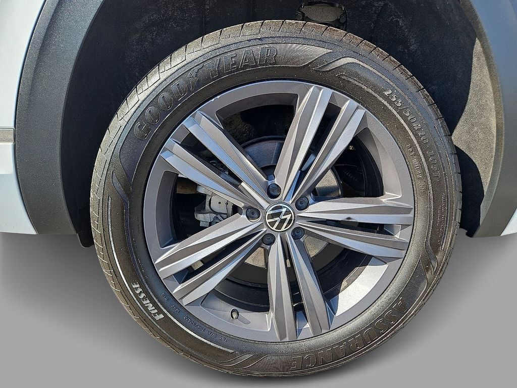 2021 Volkswagen Atlas 3.6L V6 SE w/Technology R-Line