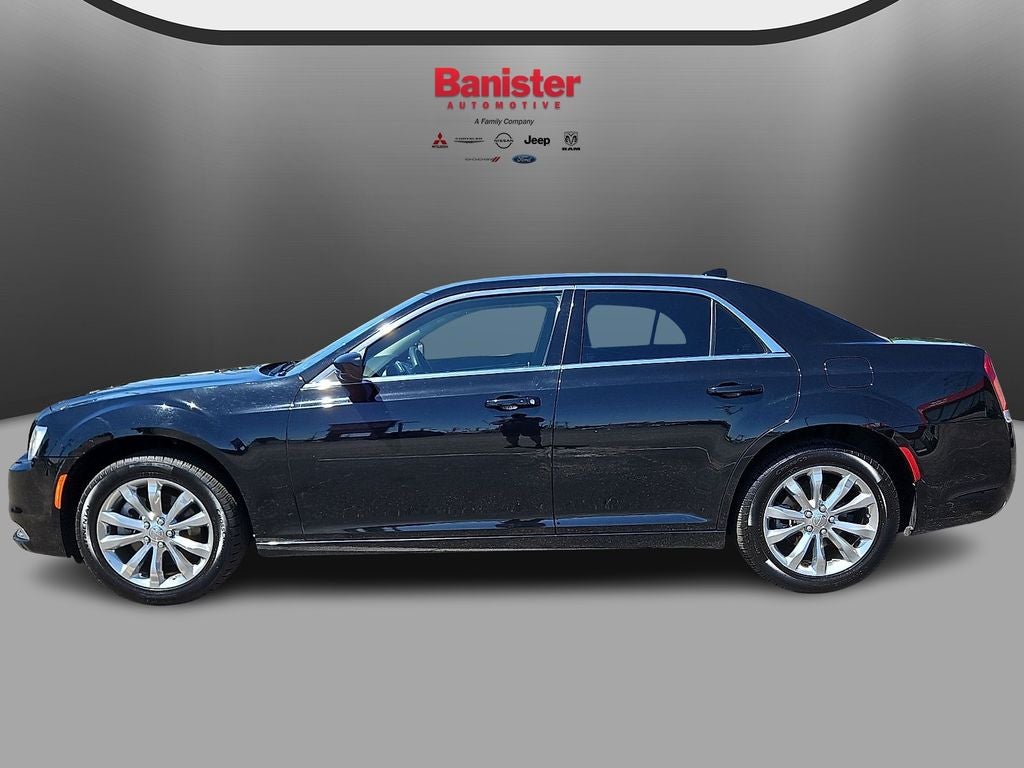 2023 Chrysler 300 Touring