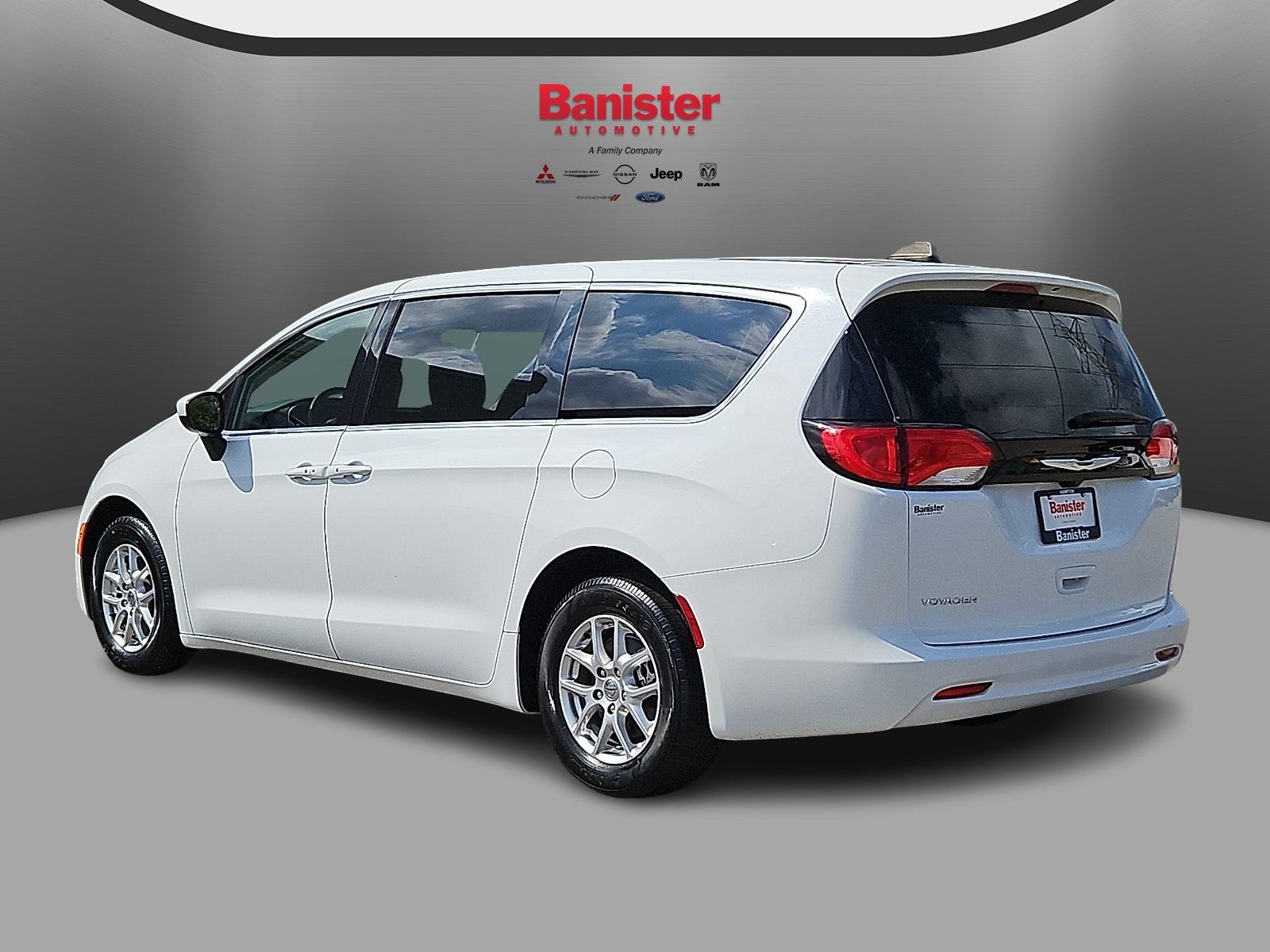 2023 Chrysler Voyager LX