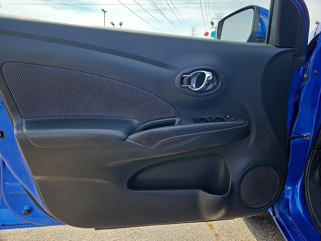 2016 Nissan Versa SV