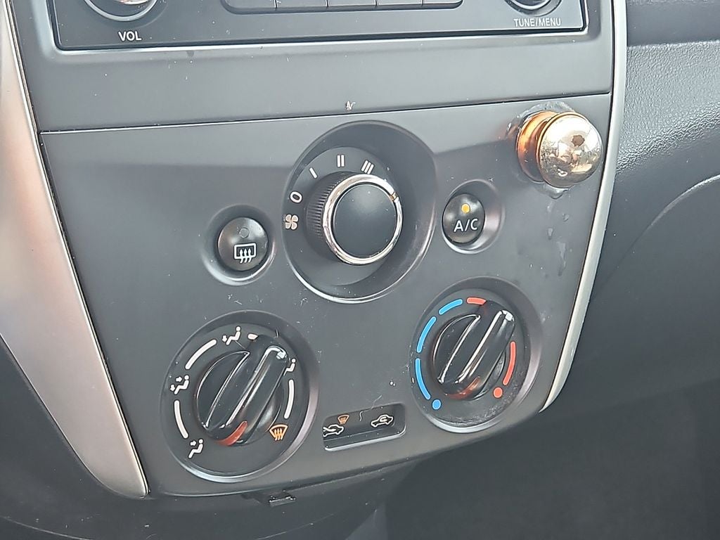 2016 Nissan Versa SV