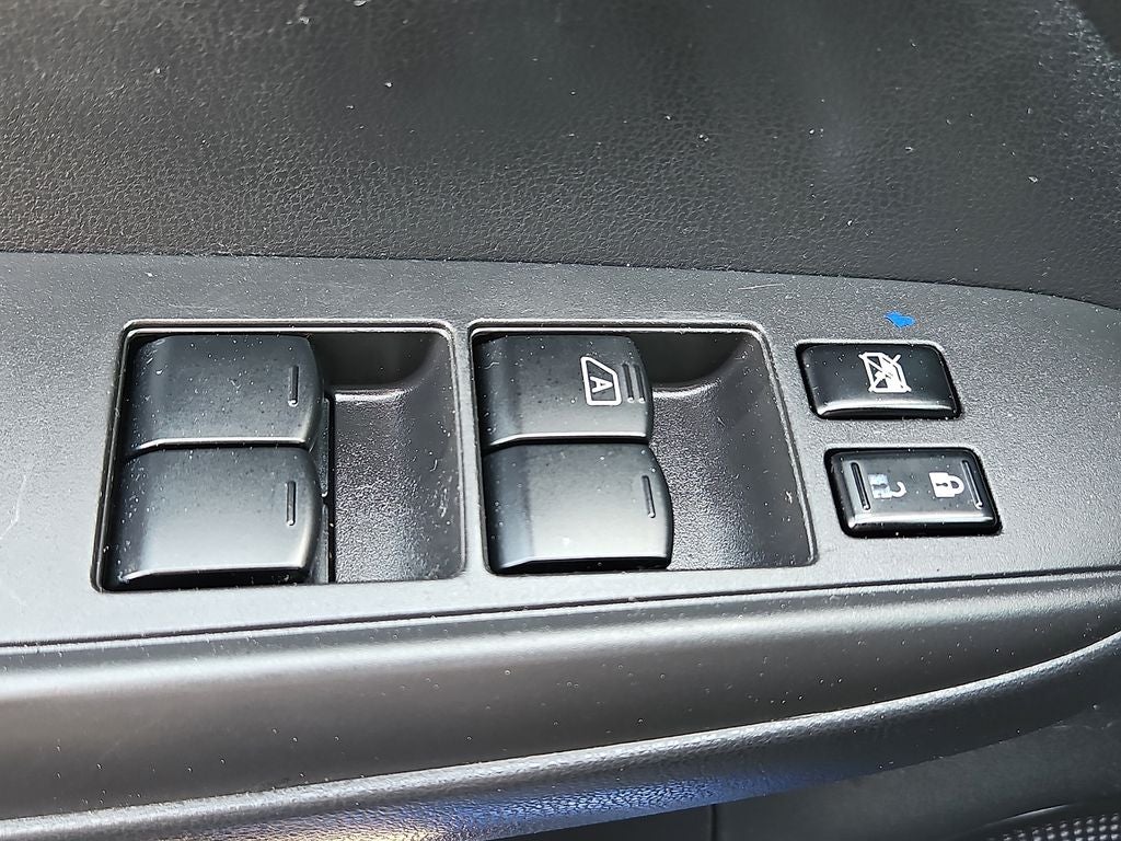 2016 Nissan Versa SV