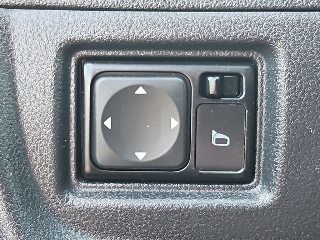 2016 Nissan Versa SV