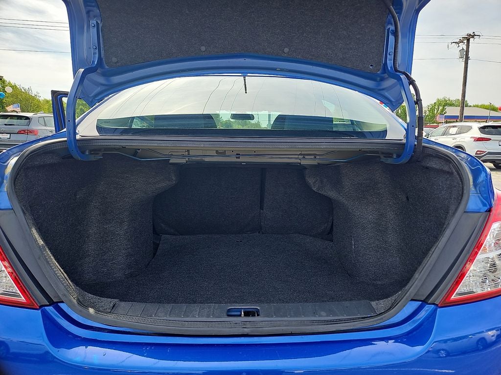 2016 Nissan Versa SV