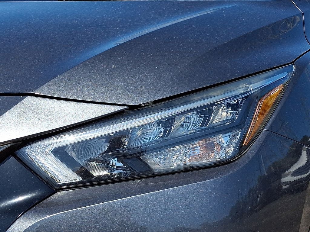 2020 Nissan Versa SR