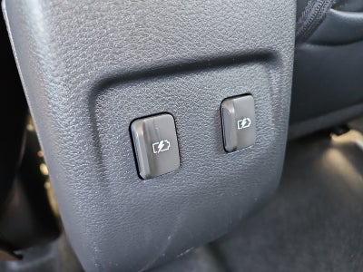 2022 Nissan Kicks SR