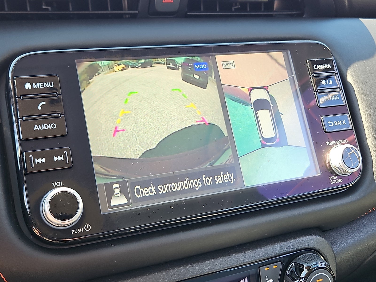 2022 Nissan Kicks SR