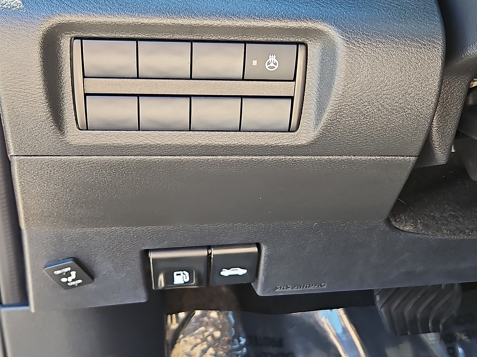 2022 Nissan Kicks SR